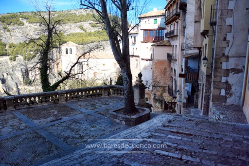 San Miguel, pipas y una litrona: así era hace unos años preámbulo de las noches mágicas en Cuenca