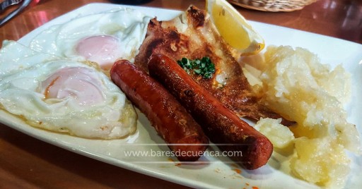 Huevos, chistorra y oreja... Un almuerzo 10 en Cuenca